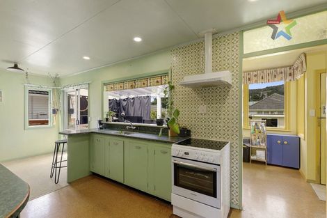 Photo of property in 337 George Street, Stokes Valley, Lower Hutt, 5019