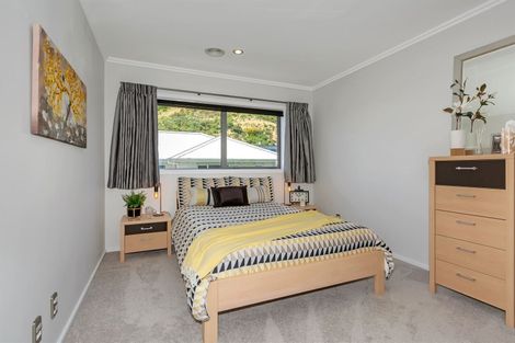 Photo of property in 72 Endeavour Drive, Whitby, Porirua, 5024