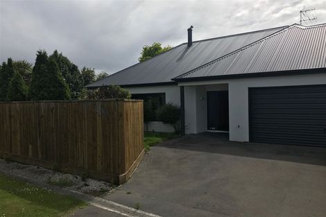Photo of property in 16 Buckleys Road, Rangiora, 7400