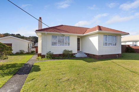 Photo of property in 40 Blake Street, Waitara, 4320