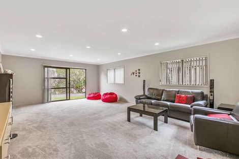 Photo of property in 1/40 Becroft Drive, Forrest Hill, Auckland, 0620