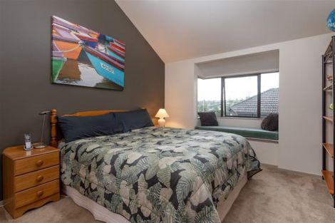 Photo of property in 1/909 Beach Road, Waiake, Auckland, 0630