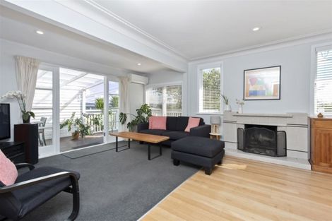 Photo of property in 24 Sylvan Crescent, Te Atatu South, Auckland, 0610