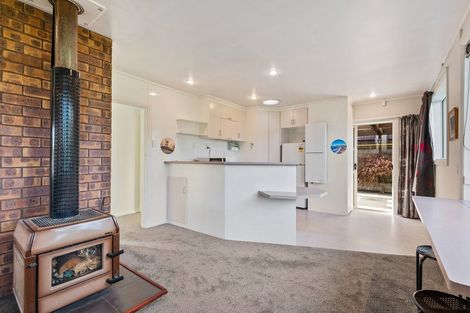 Photo of property in 8 Elwyn Crescent, Green Island, Dunedin, 9018