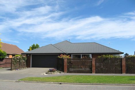 Photo of property in 1/64 Apsley Drive, Avonhead, Christchurch, 8042