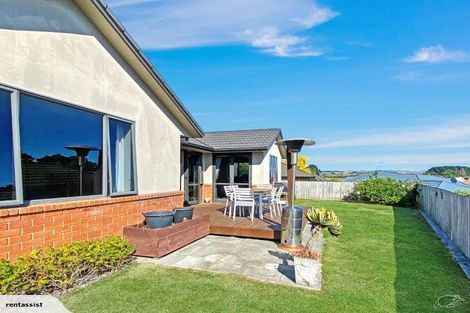 Photo of property in 13 Bayview Drive, Waiuku, 2123