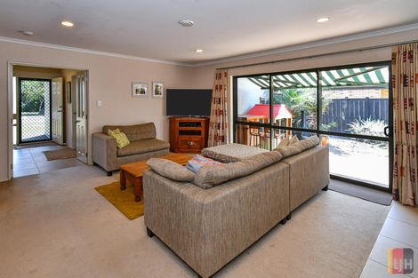 Photo of property in 204 Wattle Farm Road, Wattle Downs, Auckland, 2103