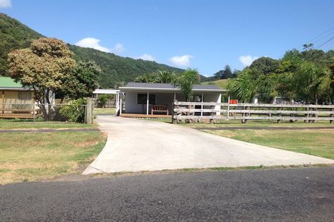 Photo of property in 11 Stack Road, Port Waikato, Tuakau, 2695