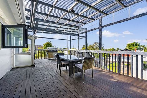 Photo of property in 3 Rehia Road, Massey, Auckland, 0614