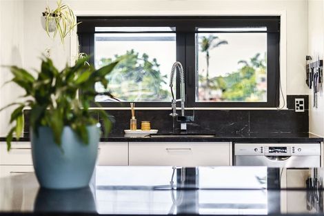 Photo of property in 3 Rehia Road, Massey, Auckland, 0614