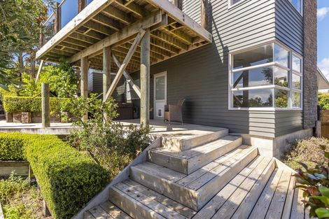 Photo of property in 11 Metzenthin Close, Raumati South, Paraparaumu, 5032