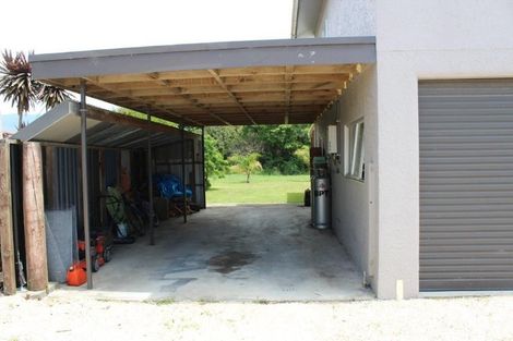 Photo of property in 15 Feary Crescent, Takaka, 7110