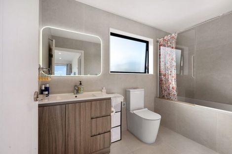 Photo of property in 54 Ascension Crescent, Orewa, 0931