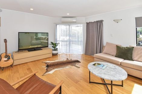 Photo of property in 113 Carnoustie Drive, Wattle Downs, Auckland, 2103