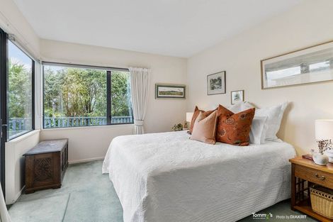 Photo of property in 10 Shalimar Crescent, Khandallah, Wellington, 6035