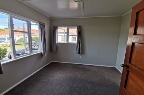 Photo of property in 12 Clapham Place, Whanganui East, Whanganui, 4500