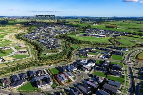 Photo of property in 10 Kenehi Road, Karaka, 2124