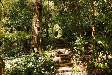 Photo of property in 8a Francis Bell Grove, Lowry Bay, Lower Hutt, 5013