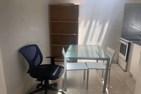 Photo of property in 37 Sunset Road, Totara Vale, Auckland, 0632