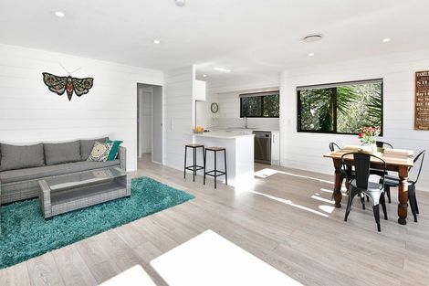 Photo of property in 30b Elliston Crescent, Stanmore Bay, Whangaparaoa, 0932