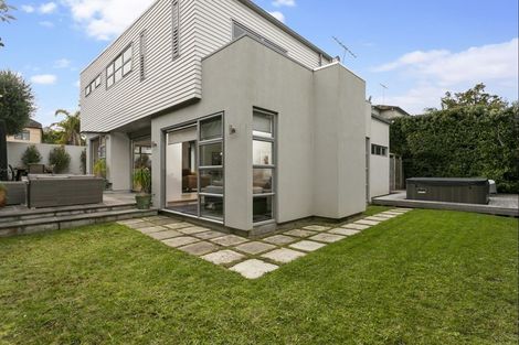 Photo of property in 45 Mount Taylor Drive, Glendowie, Auckland, 1071