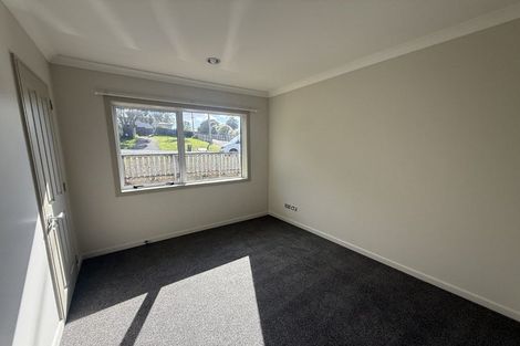 Photo of property in 111a Triangle Road, Massey, Auckland, 0614