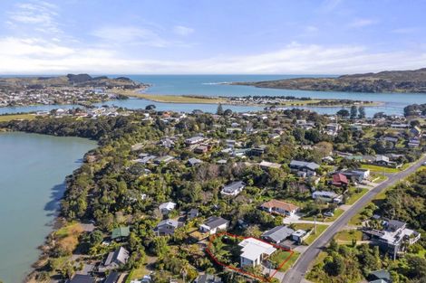 Photo of property in 21 Point Street, Raglan, 3225