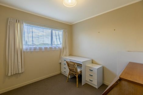 Photo of property in 52 Waverley Street, Waipawa, 4210