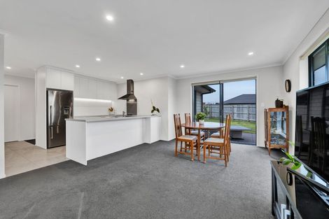 Photo of property in 9 Piharau Crescent, Hurdon, New Plymouth, 4310