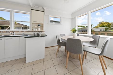 Photo of property in 137 Henderson Valley Road, Henderson, Auckland, 0612