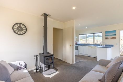 Photo of property in 39 Spackman Crescent, Paraparaumu, 5032