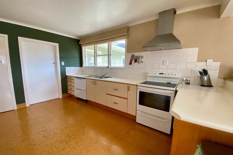 Photo of property in 6a Surrey Crescent, Hokowhitu, Palmerston North, 4410