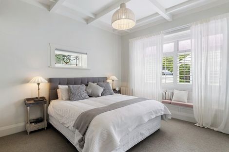 Photo of property in 109 Vauxhall Road, Narrow Neck, Auckland, 0624