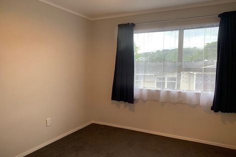 Photo of property in 2 Harold Grove, Stokes Valley, Lower Hutt, 5019