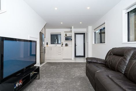 Photo of property in 11/59 Neil Avenue, Te Atatu Peninsula, Auckland, 0610