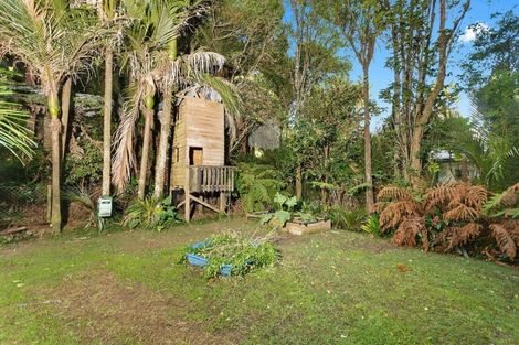 Photo of property in 22 Waima Crescent, Titirangi, Auckland, 0604