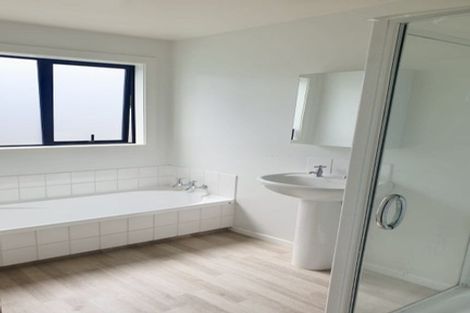 Photo of property in 137 Mcfaddens Road, St Albans, Christchurch, 8052