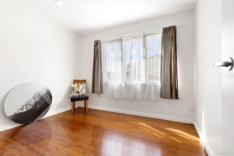 Photo of property in 22 Torino Street, Point England, Auckland, 1072