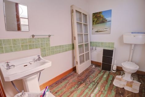 Photo of property in 30 Colenso Avenue, Hospital Hill, Napier, 4110