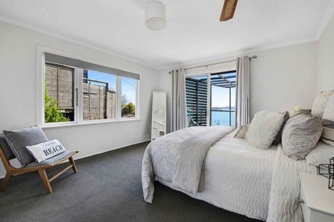 Photo of property in 1099 Whangaparaoa Road, Tindalls Beach, Whangaparaoa, 0930