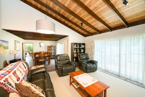 Photo of property in 12 Truscott Grove, Awapuni, Palmerston North, 4412