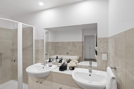 Photo of property in 4i/175 Hurstmere Road, Takapuna, Auckland, 0622