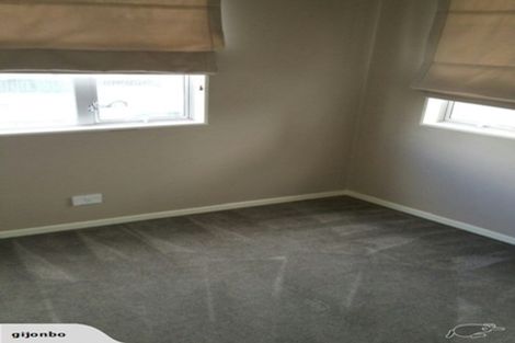 Photo of property in 1/1 Stoneleigh Court, Sunnynook, Auckland, 0632