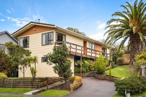 Photo of property in 10 Albatross Close, Whitby, Porirua, 5024