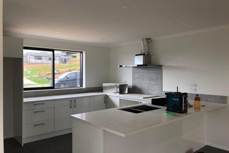 Photo of property in 10 James Elliot Way, Pokeno, 2402