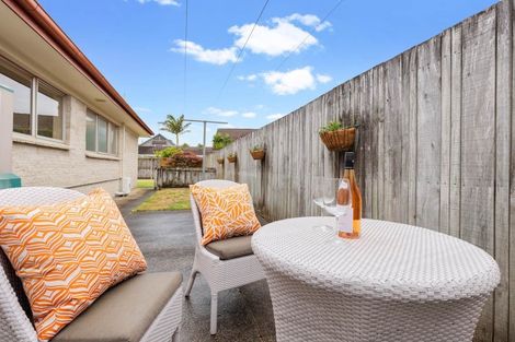 Photo of property in 2/7 Jern Place, Eastern Beach, Auckland, 2012