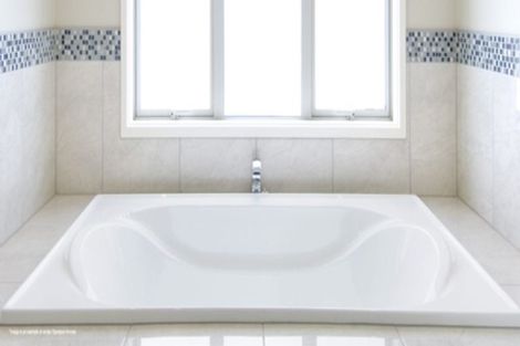 Photo of property in 29 Ocean View Rise, Ruakaka, 0116