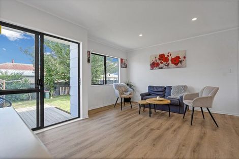 Photo of property in 2/17 Kent Road, Manurewa, Auckland, 2102