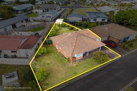Photo of property in 10/6 Campbell Close, Whangamata, 3620