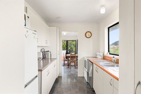 Photo of property in 19 Colenso Place, Otaki Beach, Otaki, 5512